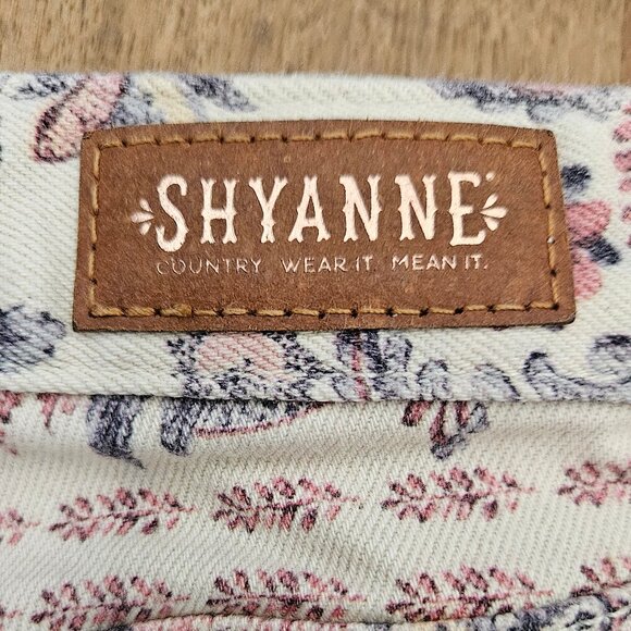 Shyanne Bell Bottom Jeans Womens 29x32 Floral Paisley Country Wear Pants - Picture 7 of 9